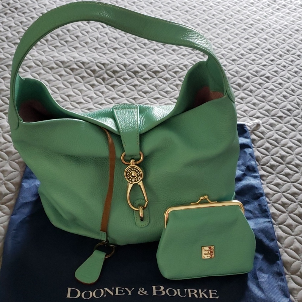 Dooney &Burke